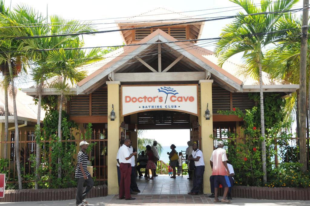Doctors Cave Beach Hotel Бухта Монтего Экстерьер фото